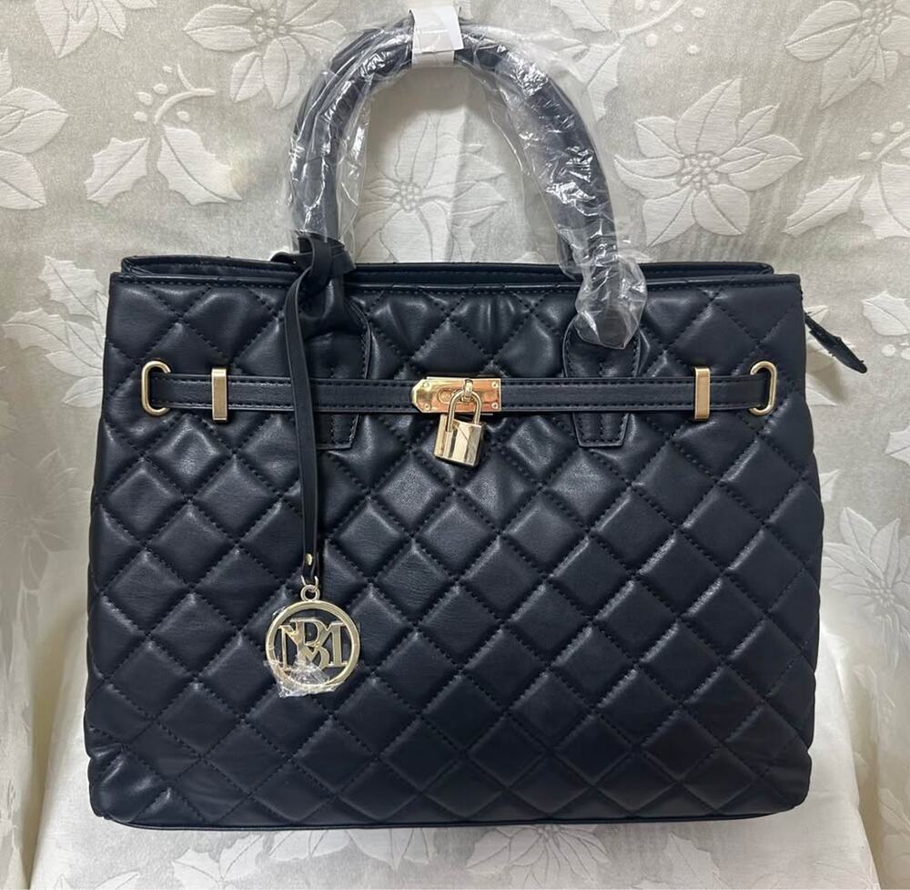 Badgley Mischka Big Diamond Quilted black Tote  B138